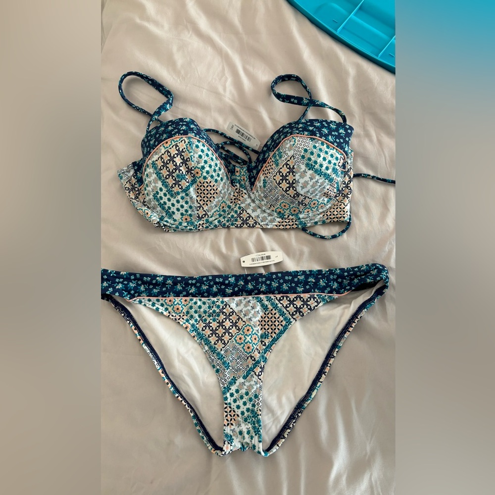 Adore Me bikini set - size L/38C top
